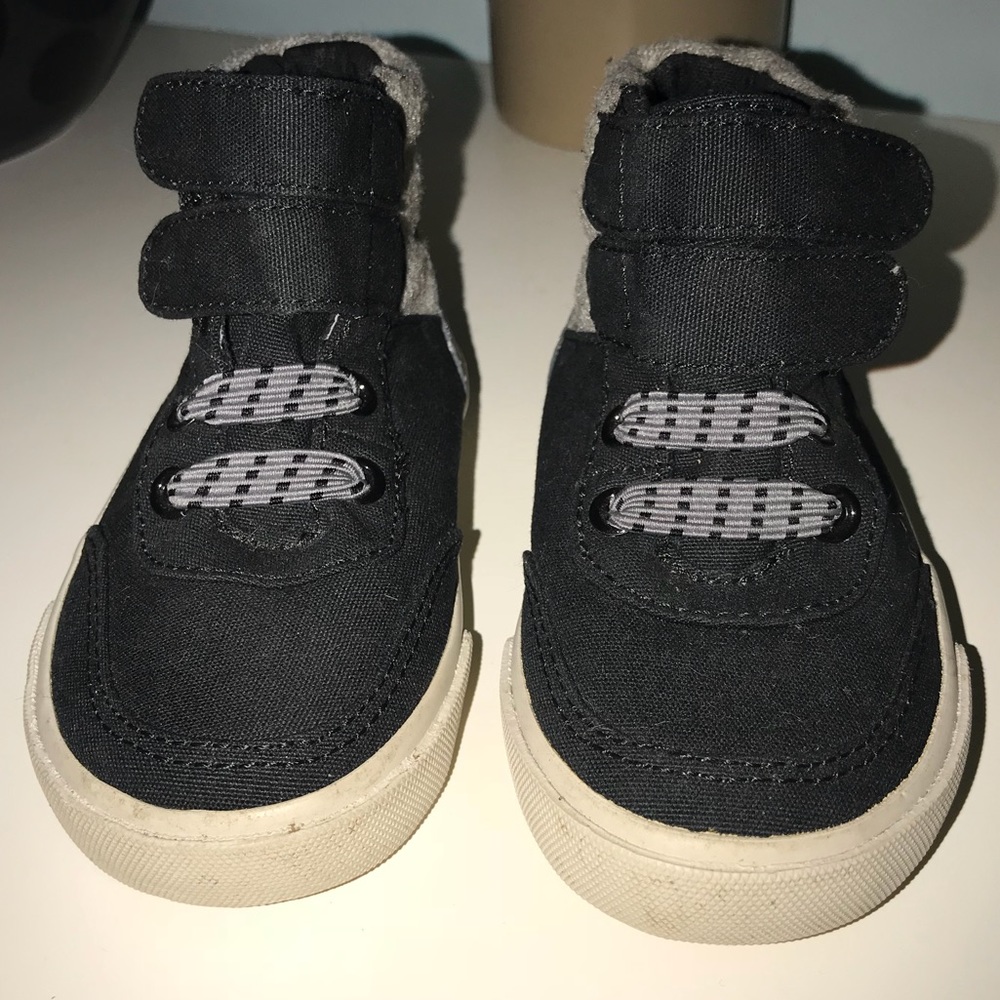 Old Navy black and grey hightop toddler boy shoes